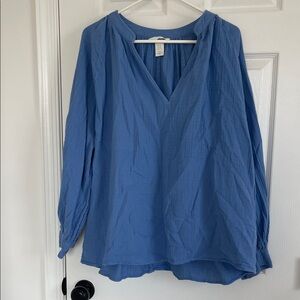 H&’M Women's Blue V-Neck Top